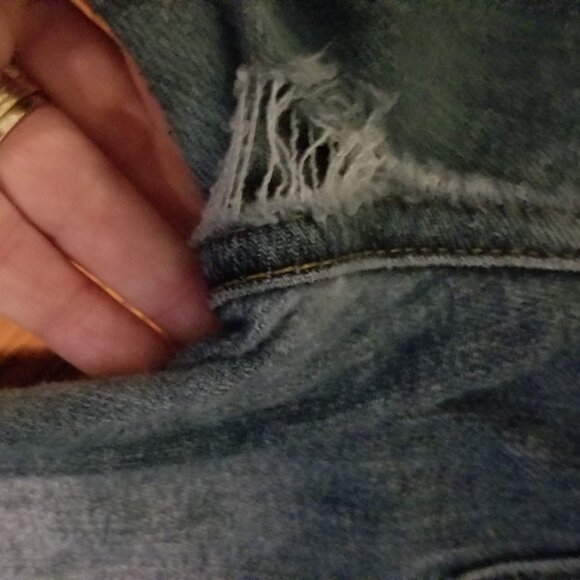 AE 32X32 Athletic skinny distressed jeans - Picture 10 of 10